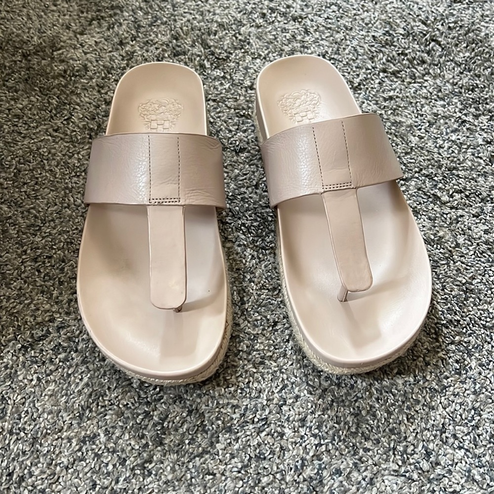 Vince Camuto Thong Sandal size 8